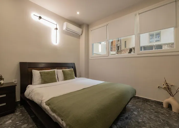 The Urban Nest, By Jo & Key Living - Aristotelous Square *