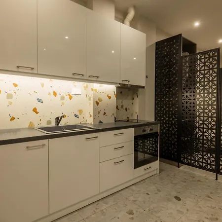The Urban Nest, By Jo & Key Living - Aristotelous Square *