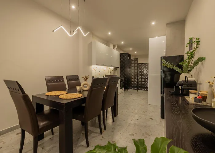 The Urban Nest, By Jo & Key Living - Aristotelous Square *