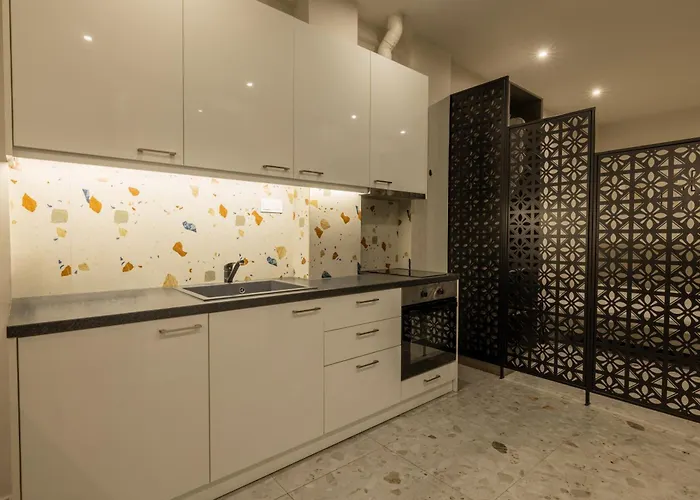 The Urban Nest, By Jo & Key Living - Aristotelous Square *